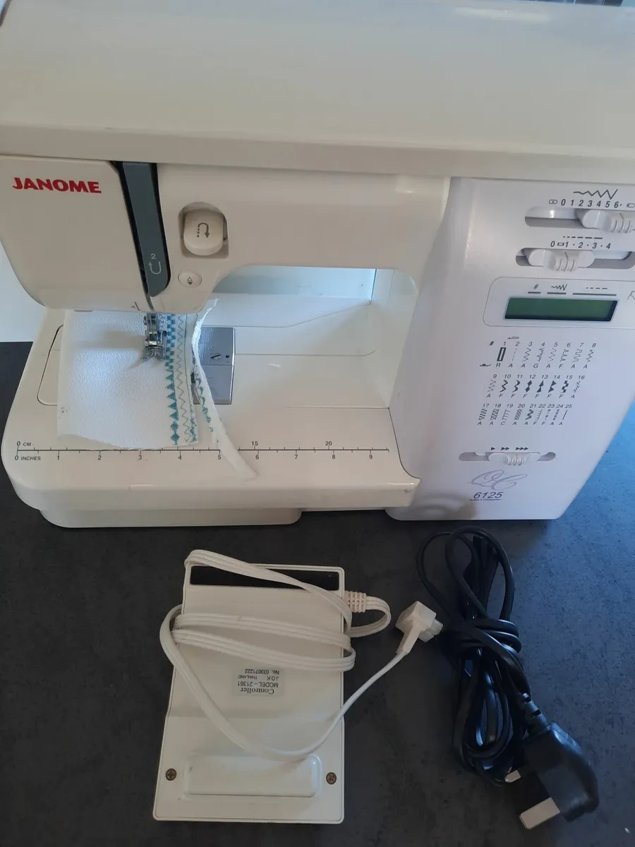 Janome 6125 QC sewing machine - Image 3