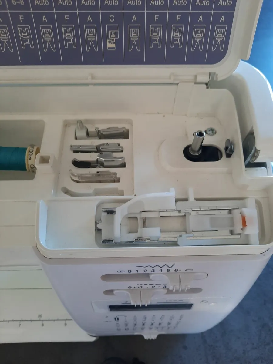 Janome 6125 QC sewing machine - Image 4