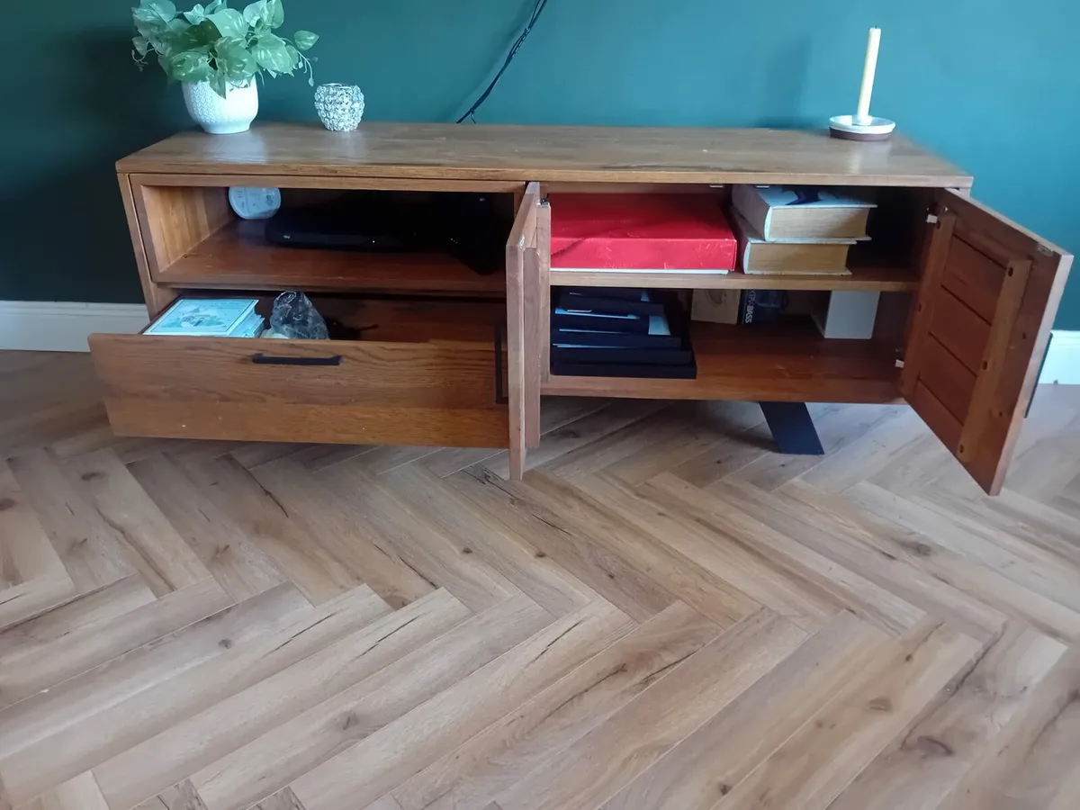 TV Unit - Image 2