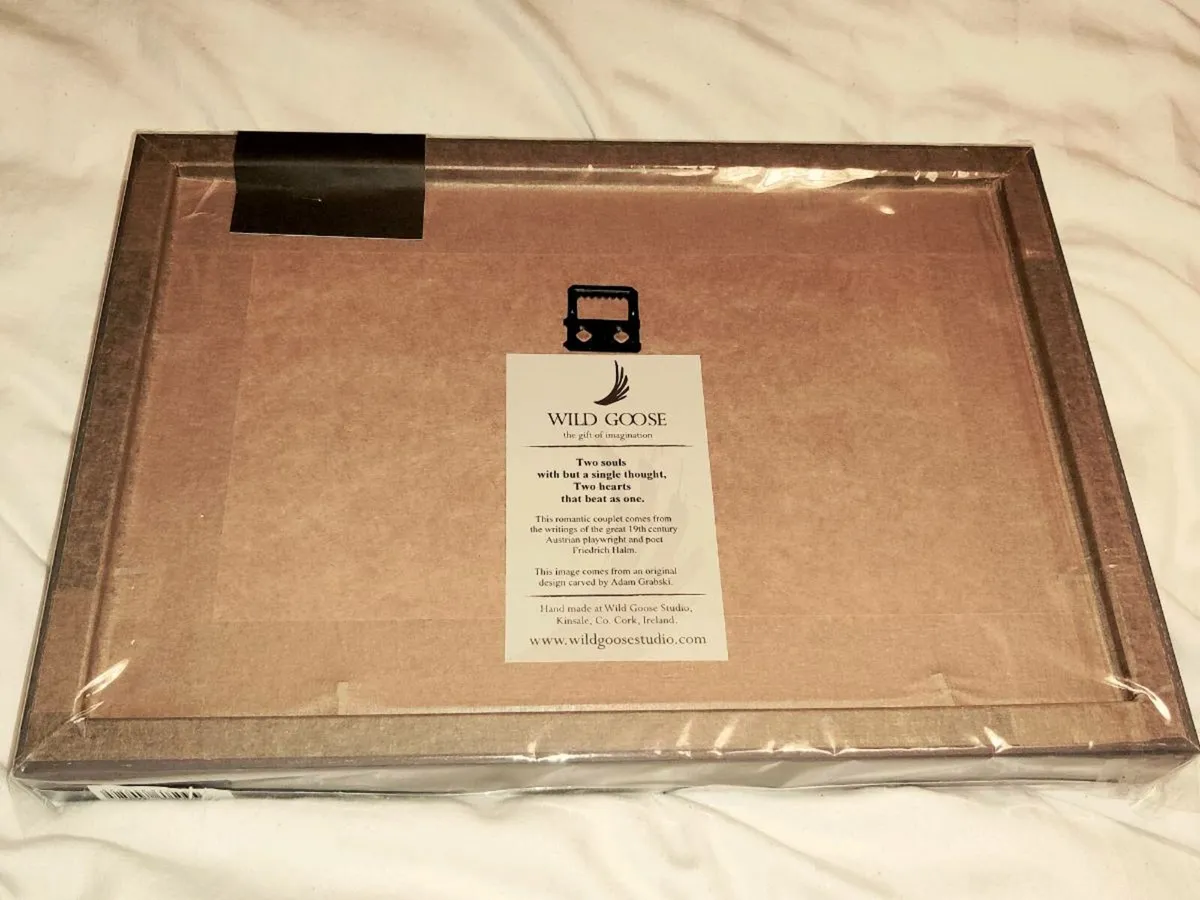 GOLDEN BRONZE, 14"Wide & 9"Long HEAVY Wall Art ! - Image 4