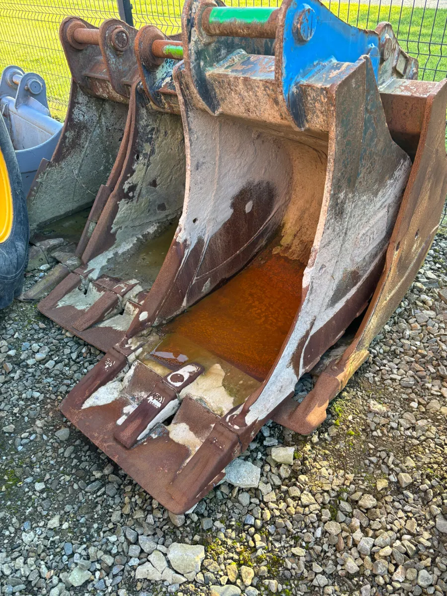 Used 13 & 20 Ton Excavator Buckets - Image 4