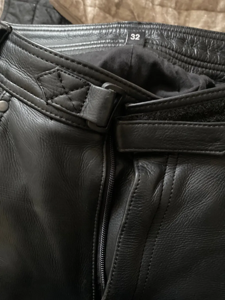 Female bikers leather jeans - Image 2