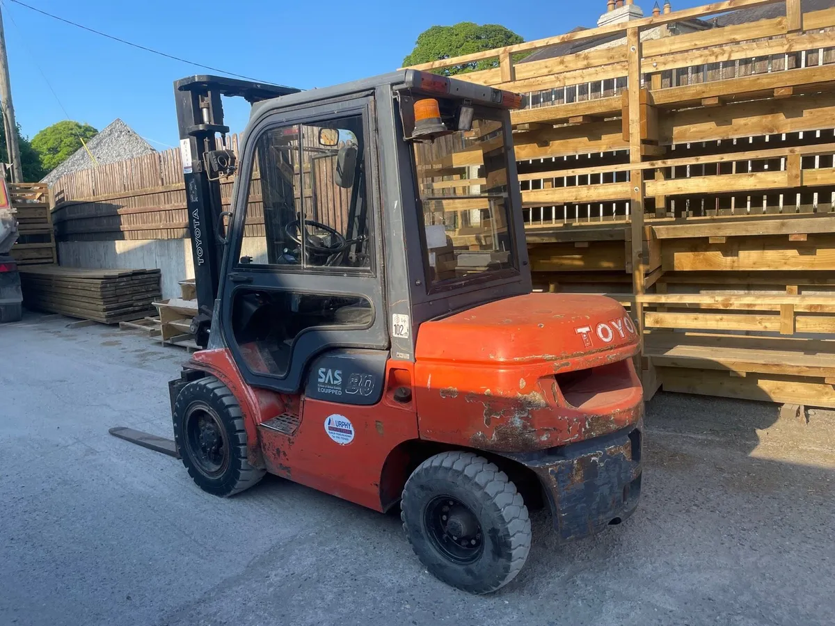 Toyota 3 tonne forklift - Image 2