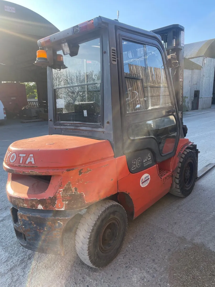 Toyota 3 tonne forklift - Image 3