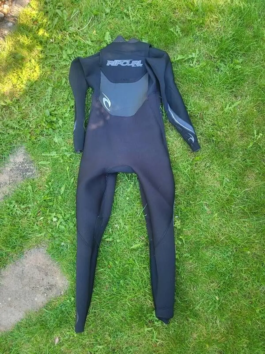 Wet Suit - Image 2