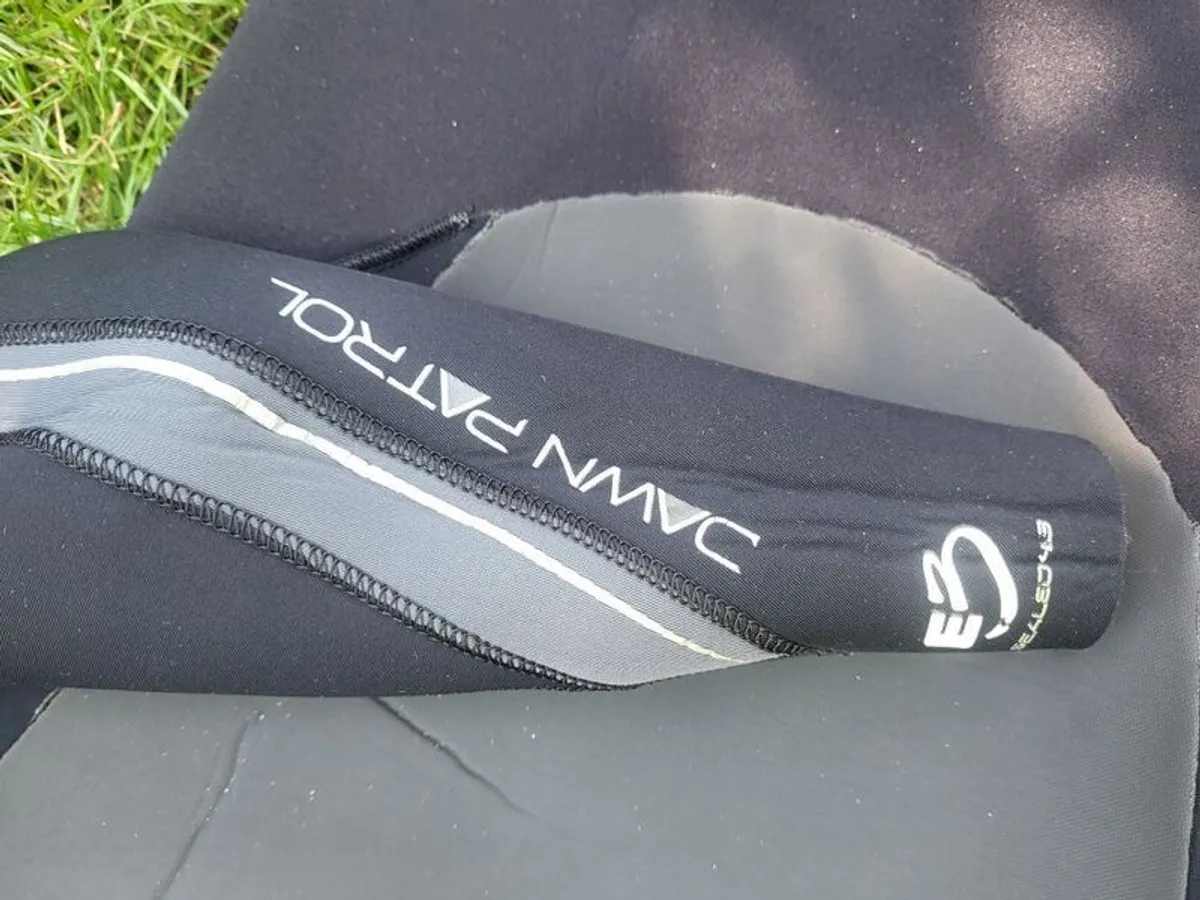 Wet Suit - Image 3