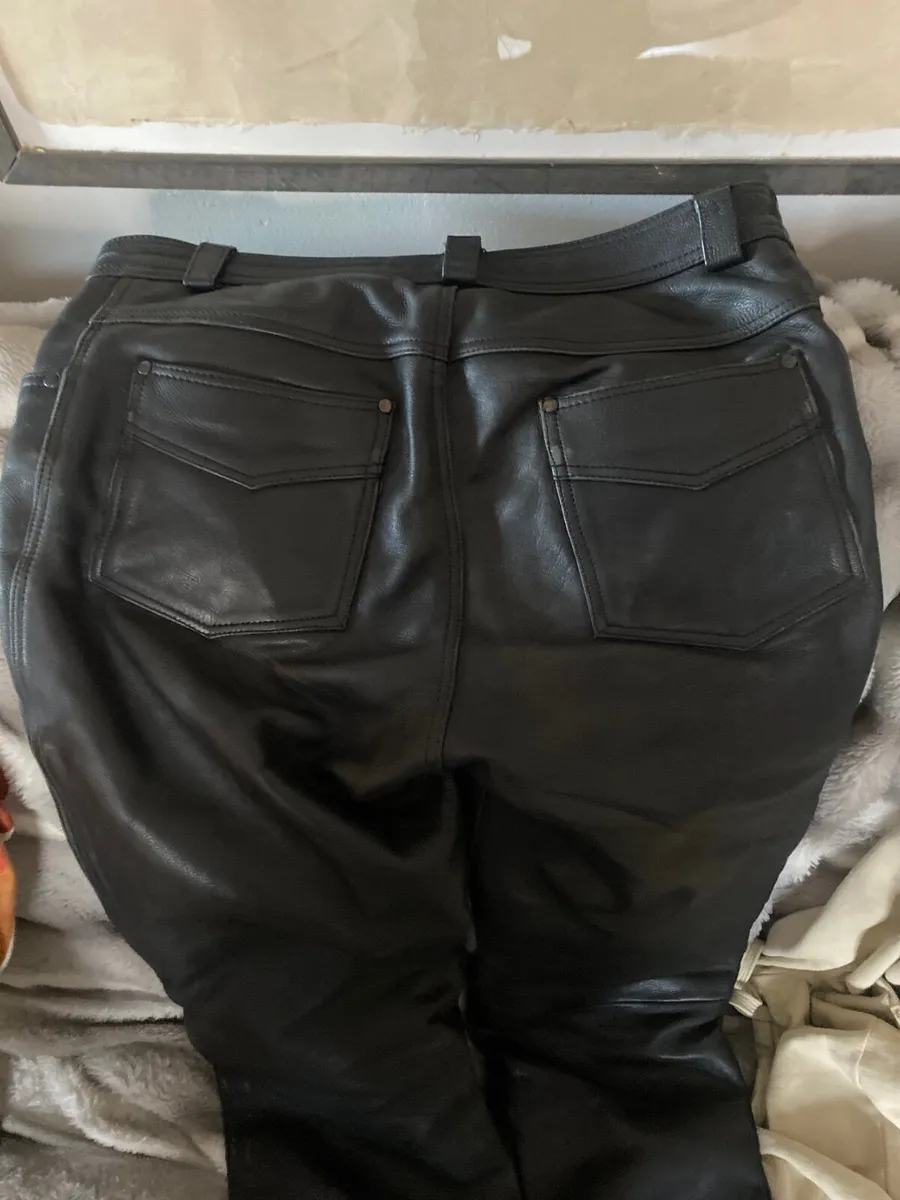 Female bikers leather jeans - Image 4