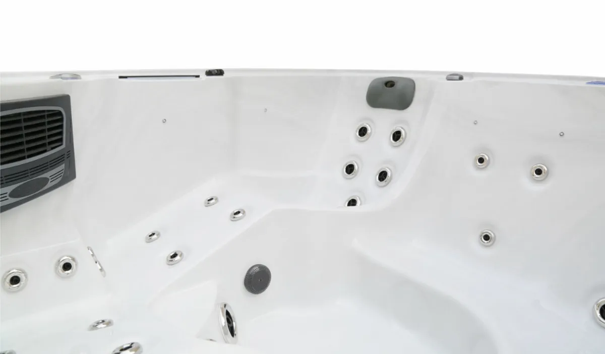 £4500 Off - Massive Clearance Sale - Hot Tub - Image 3