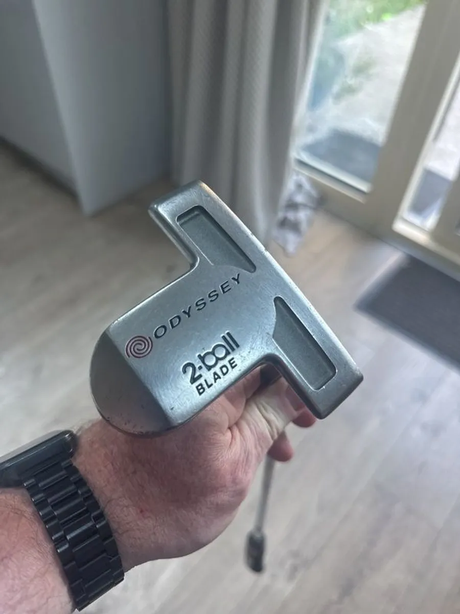 Odyssey 2 Ball blade putter 34" - Image 1