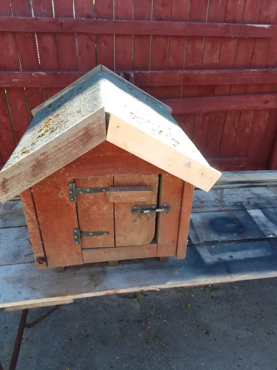 Dog kennel - Image 1