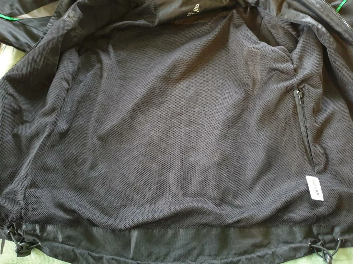 Donegal Gaelic Football Coat 2010 to 2011 - Image 2