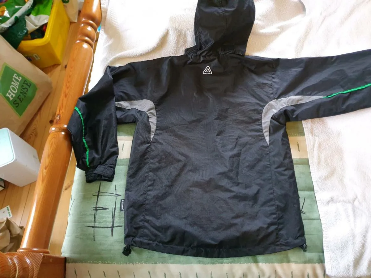 Donegal Gaelic Football Coat 2010 to 2011 - Image 3