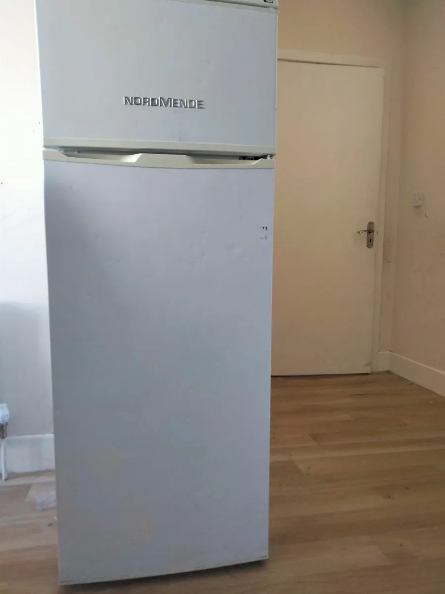 Fridge freezer - Image 4