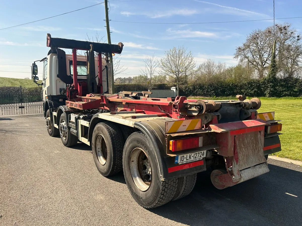 2010 DAF CF85 410 8X4 HOOK LOADER - Image 3