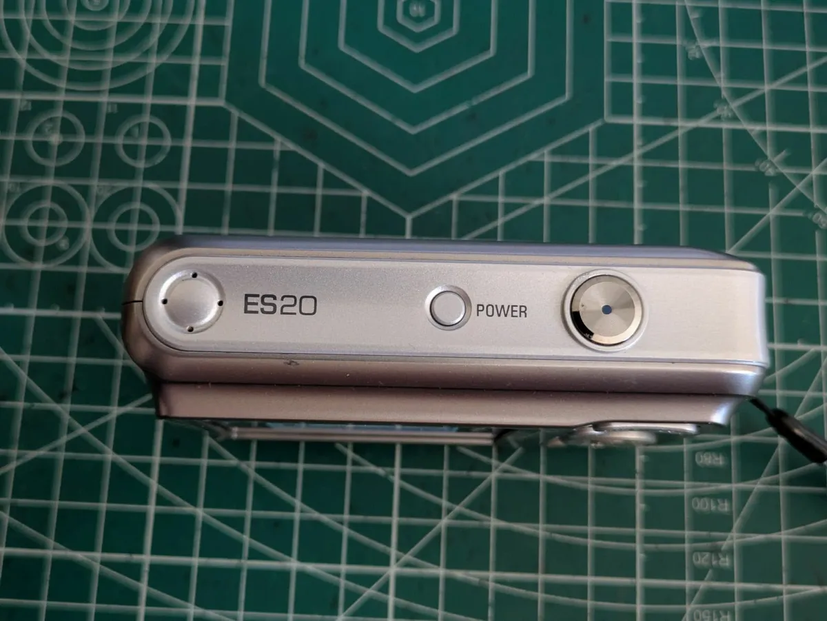 Samsung ES20 - Image 2