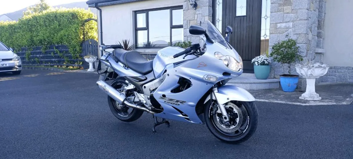Kawasaki ZZR1200 - Image 3
