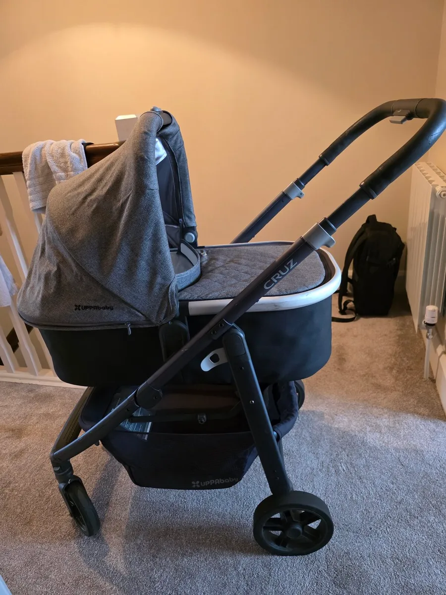 Uppababy Cruz Pram - Image 1