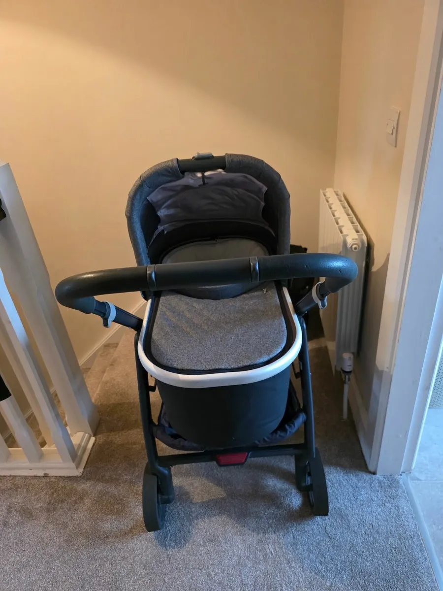 Uppababy Cruz Pram - Image 2