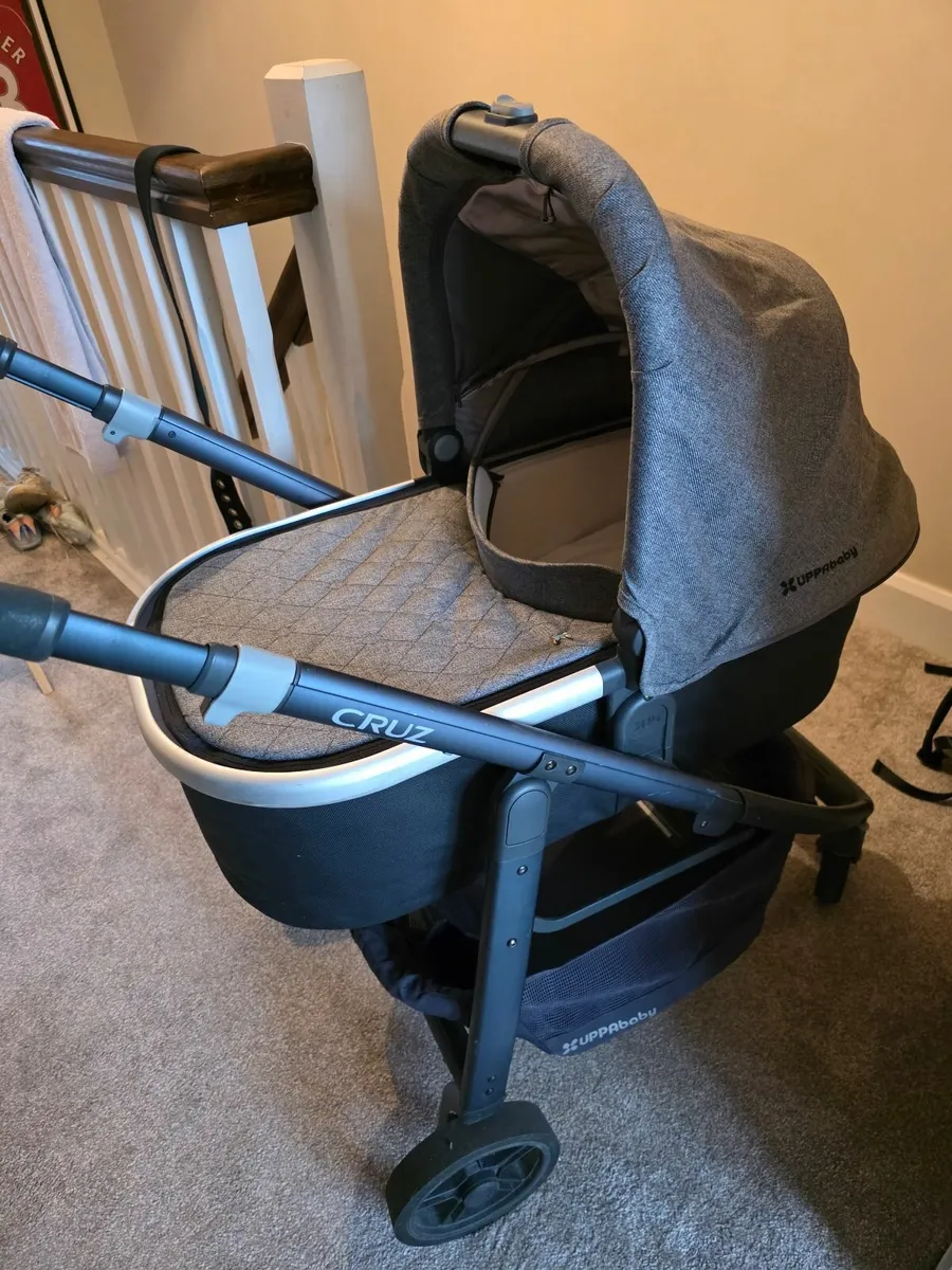 Uppababy Cruz Pram - Image 4