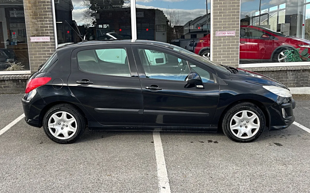 Peugeot 308 1.6 HDI S 90BHP 5DR - Image 2