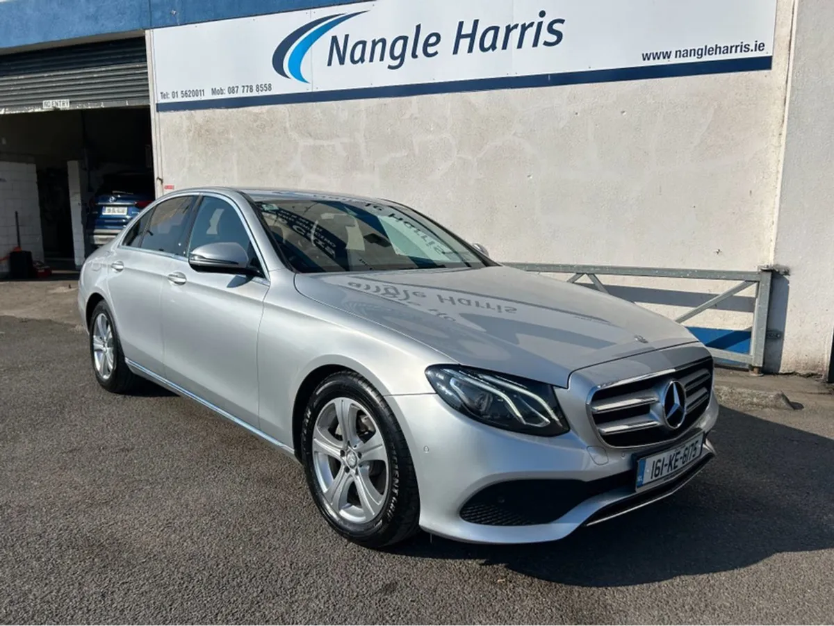 Mercedes-Benz E-Class E220 . Finance Available. T - Image 4