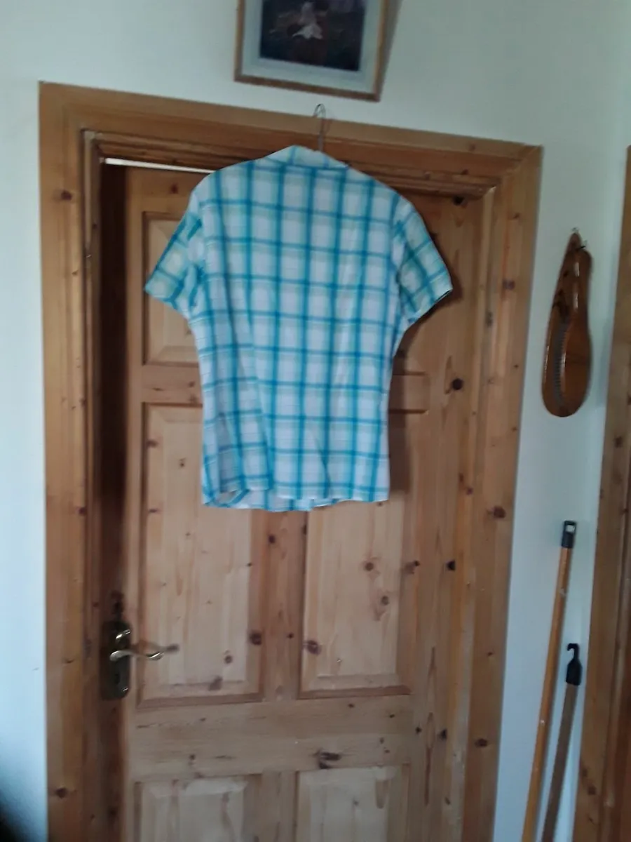 Brand new ladies blouse size 14 never worn - Image 2