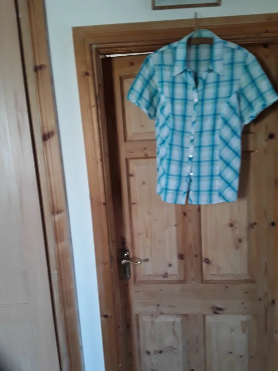 Brand new ladies blouse size 14 never worn - Image 1