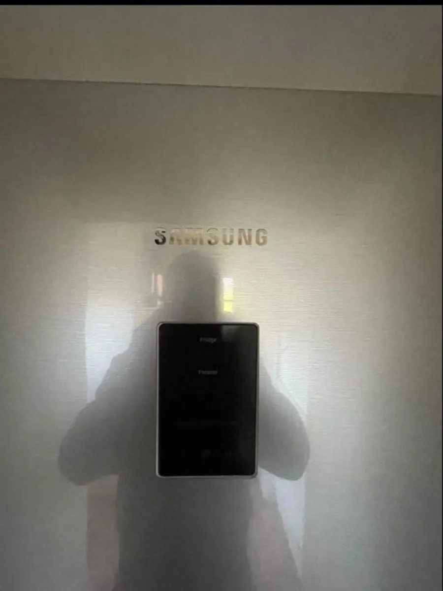 Large Samsung fridge freezer - Image 2