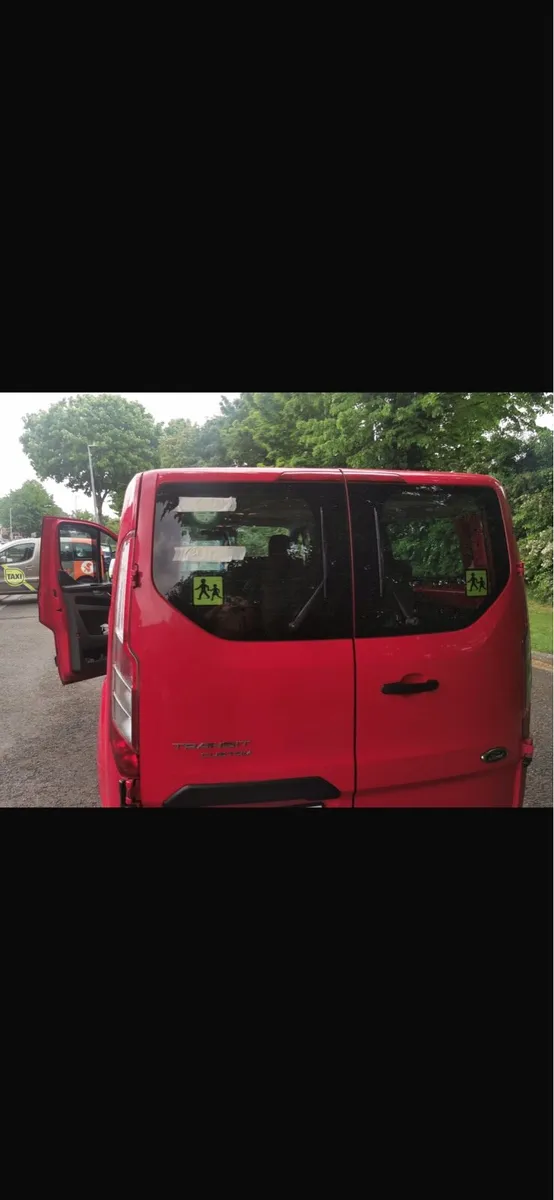 Ford Transit Custom 9 seater 2.0D Taxi - Image 4