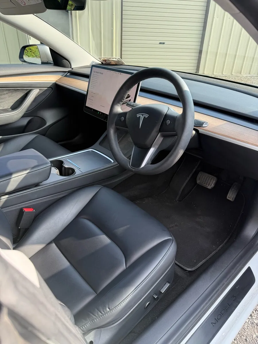 Model 3 Standard Range Plus RWD - Image 4