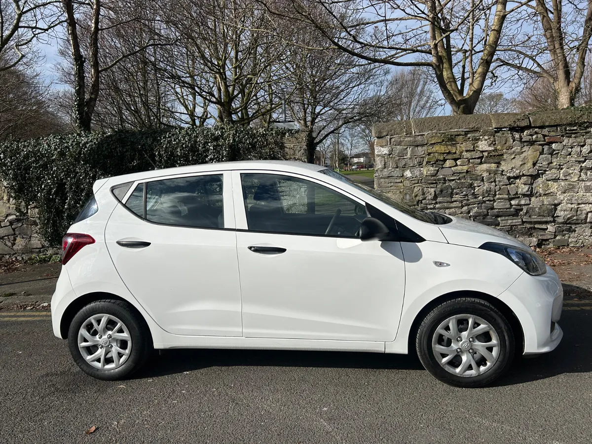 2017 HYUNDAI i10 PETROL SERVICE HISTORY - Image 4