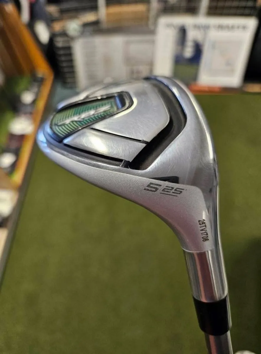 Ladies Taylormade RBZ 5 Hybrid - Image 2
