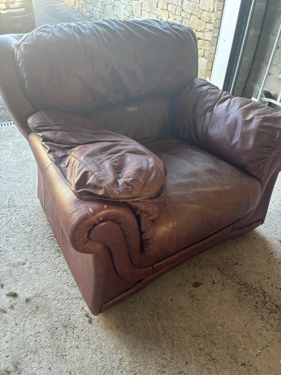 Couches - Image 3