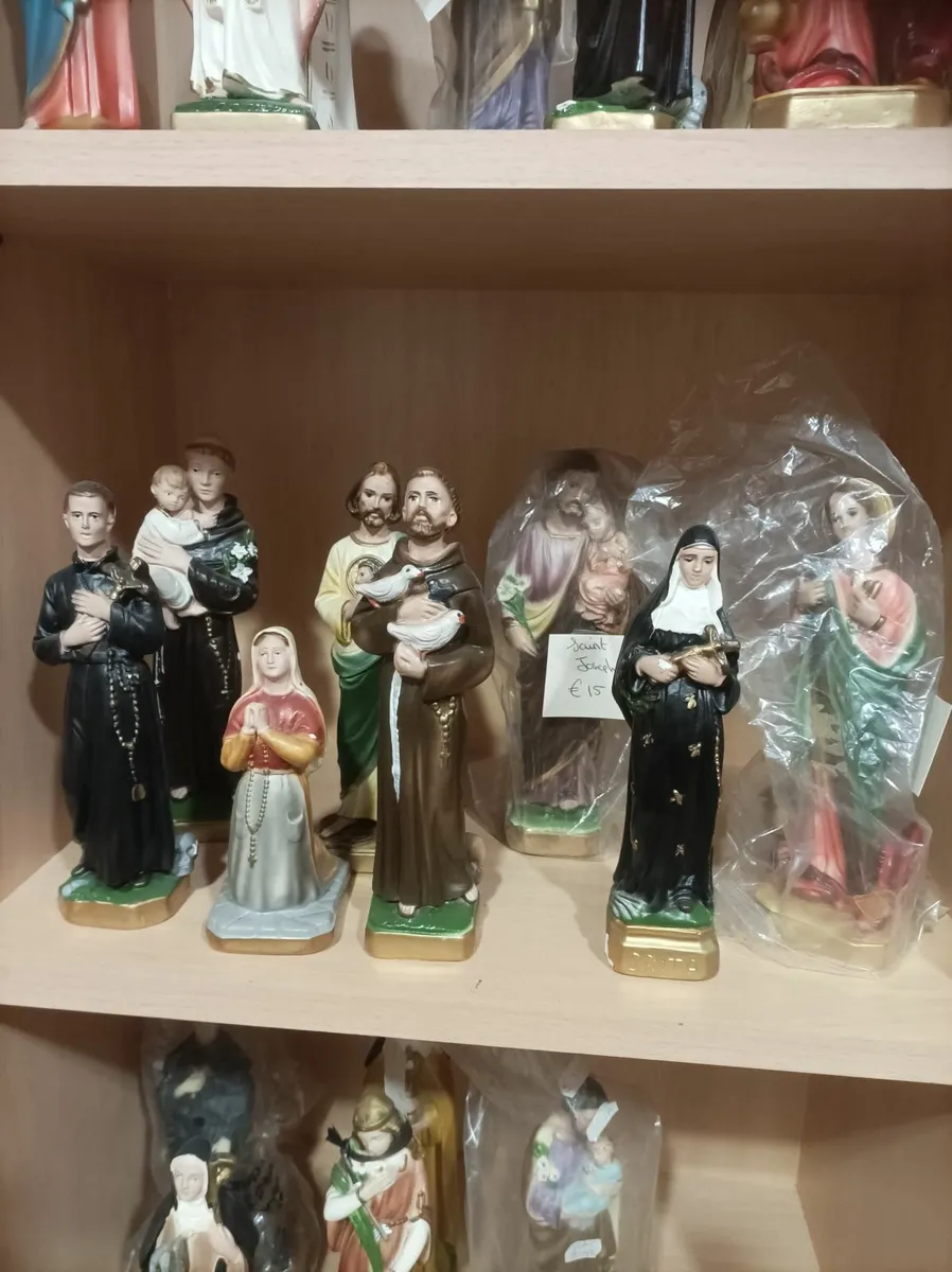Holy statues - Image 1
