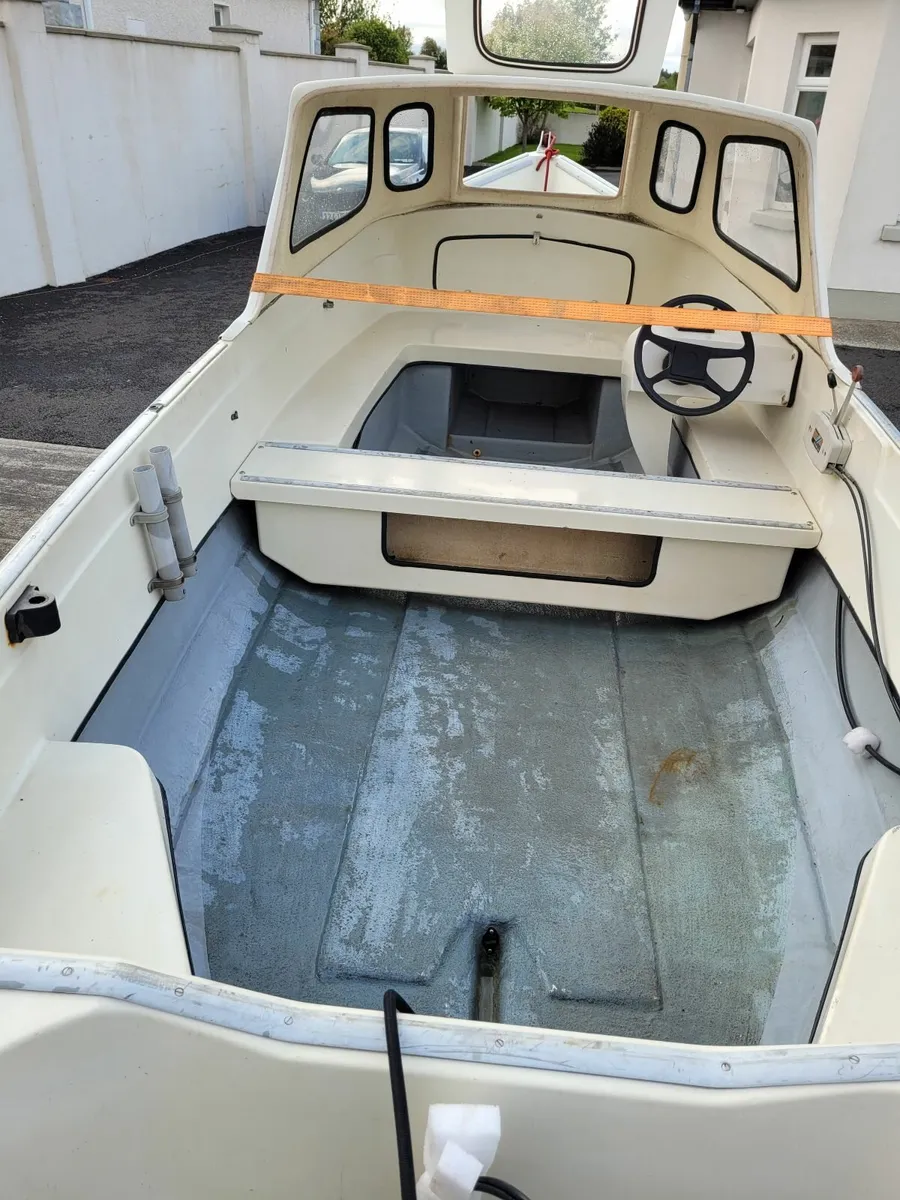 Orkney Strikeliner 16+ Boat, Engine and trailer - Image 3