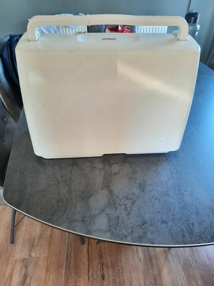 Janome 6125 QC sewing machine - Image 2
