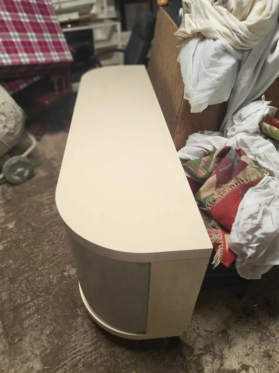 TV table/stand - Image 2