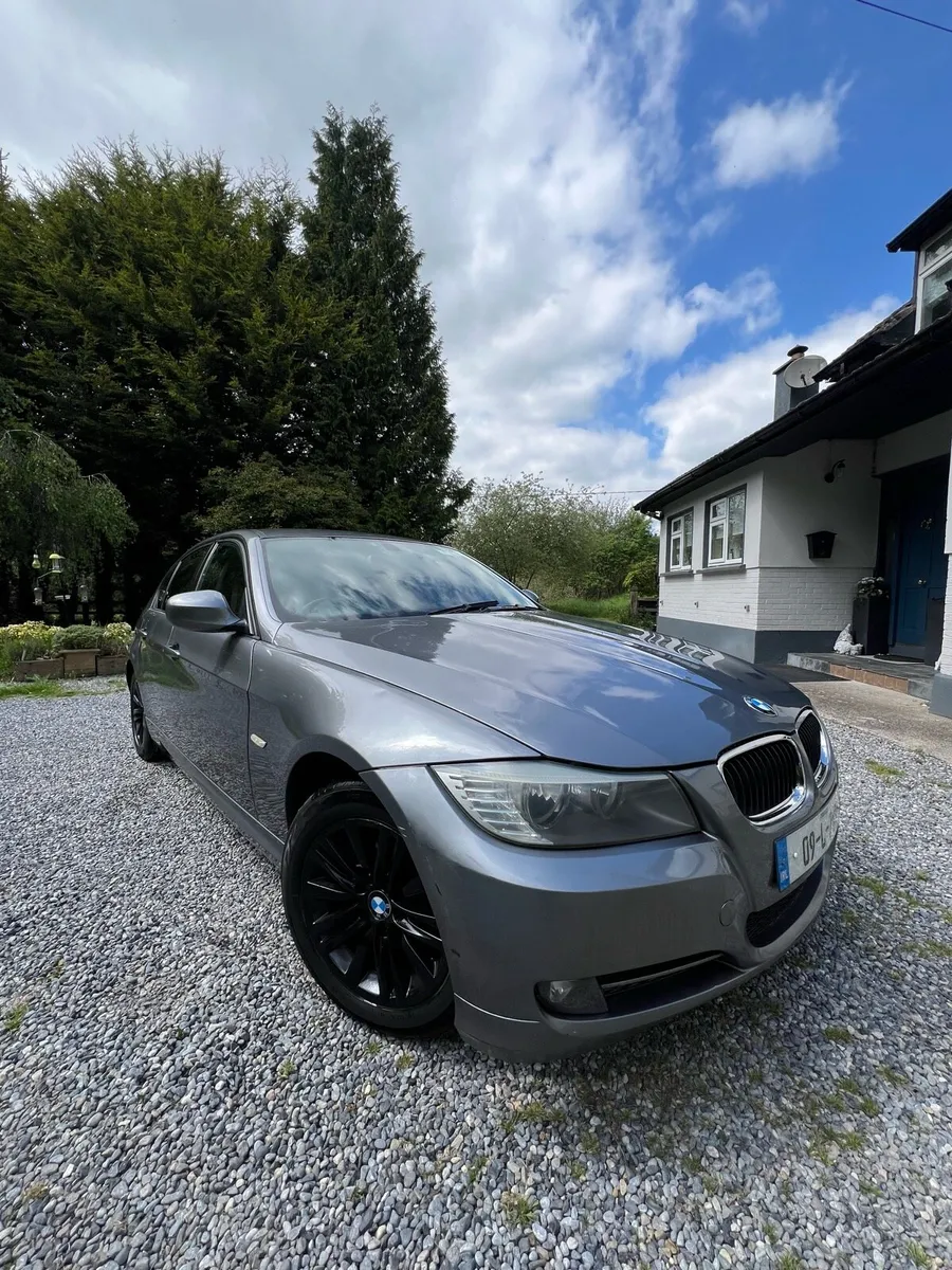 BMW 320D (auto) - Image 1