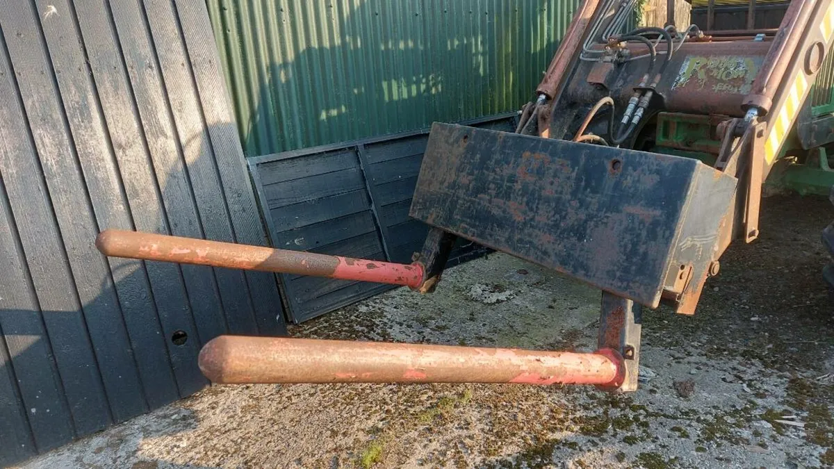 Bale handler - Image 1