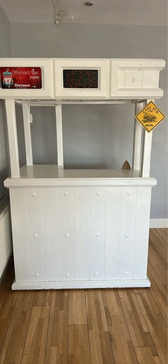 Bar - Image 1