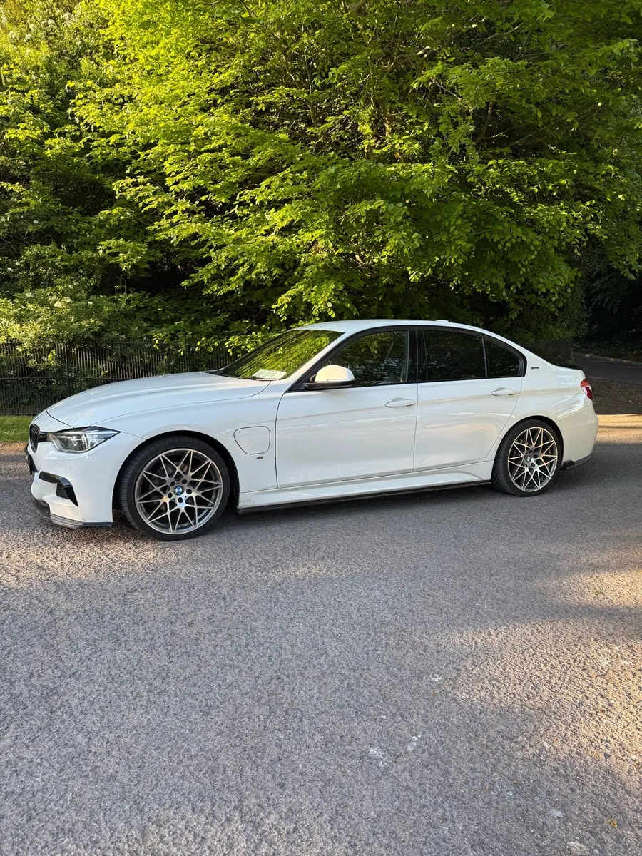 BMW 330e Msport - Image 1