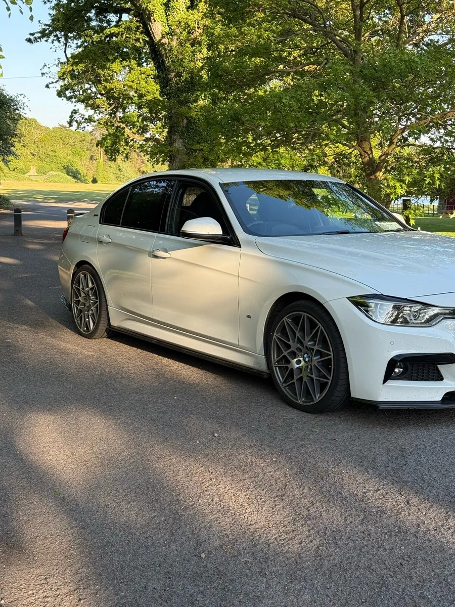 BMW 330e Msport - Image 2