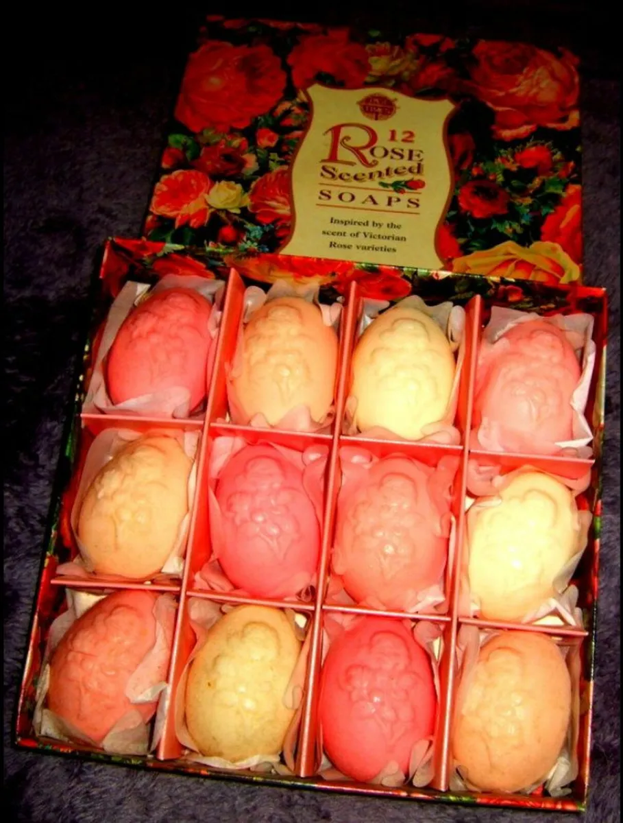 BNIB Harrods Rose 'Past Times' Soaps - Image 1