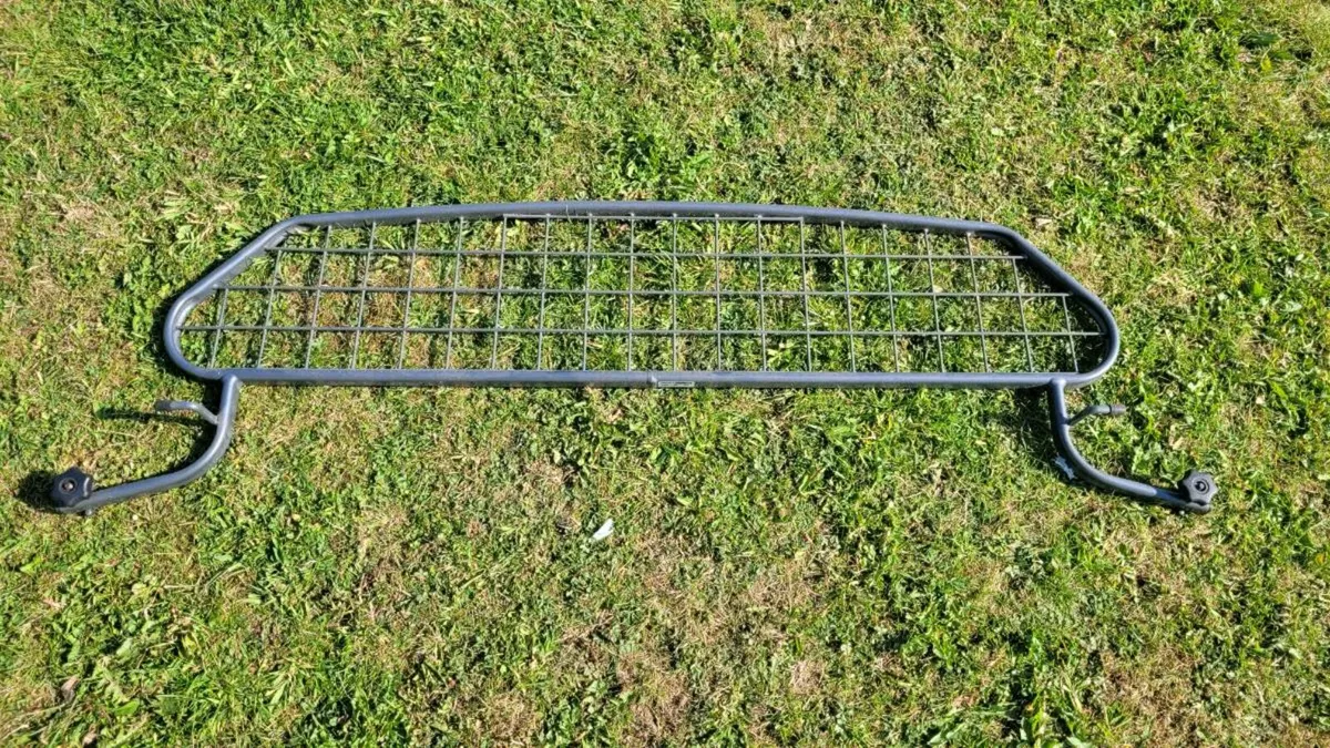 Travall dog guard for Mk4 Mondeo - Image 2