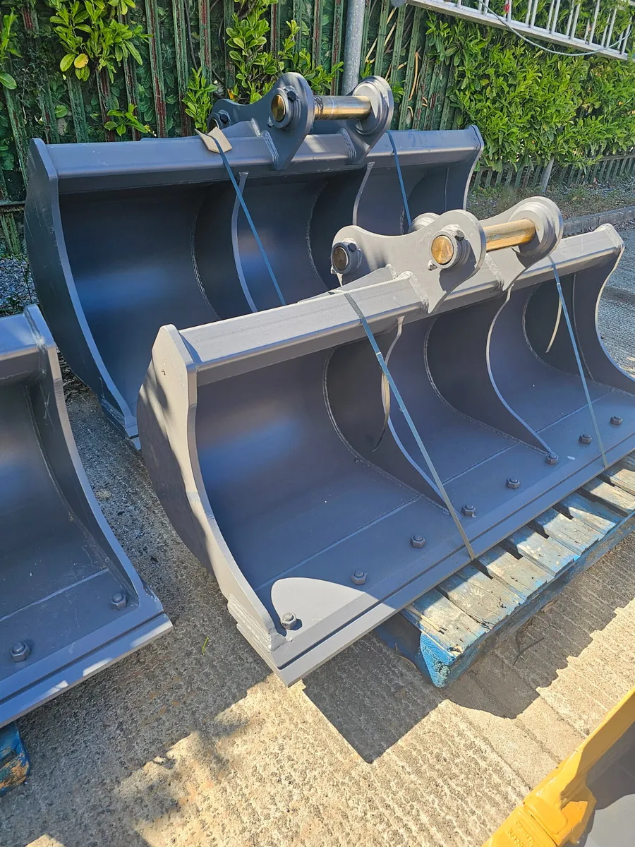 New 13ton grading bucket - Image 1