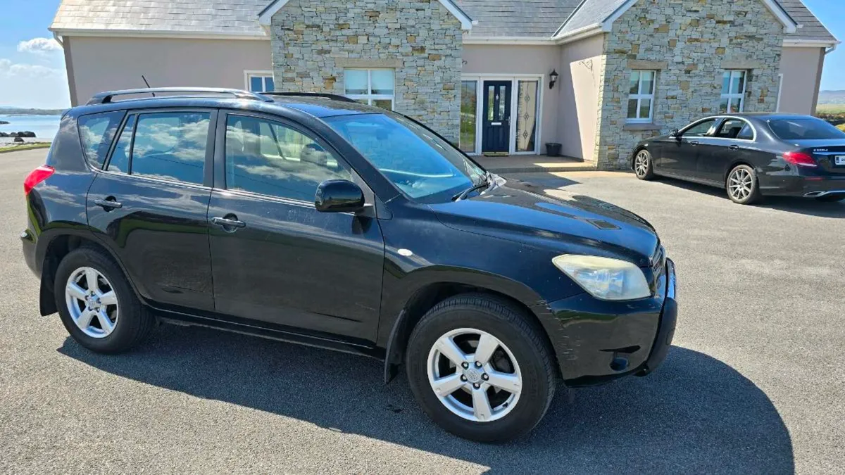 Toyota Rav 4 - Image 1