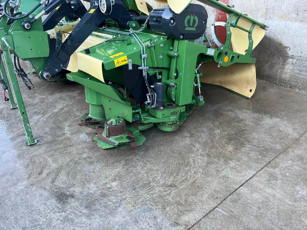 Krone 4m front mower - Image 3