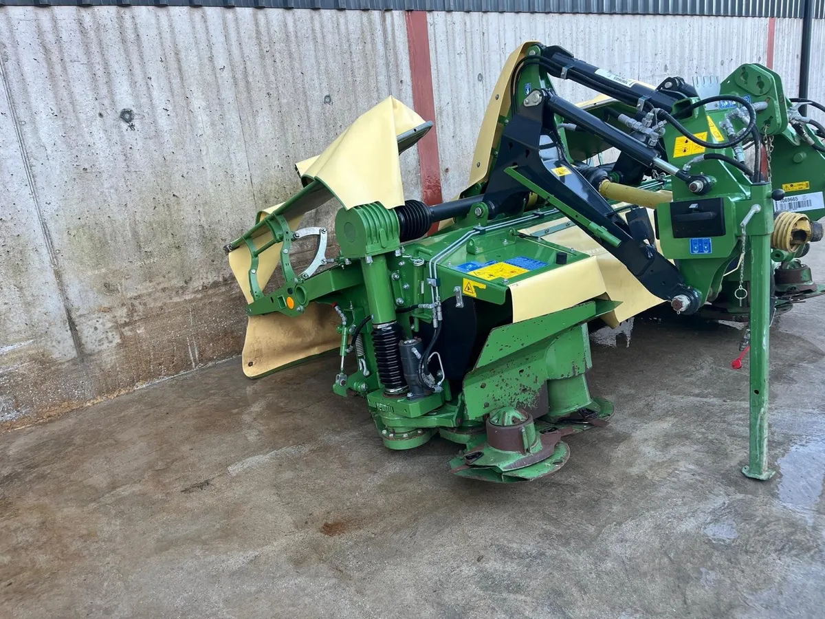 Krone 4m front mower - Image 4