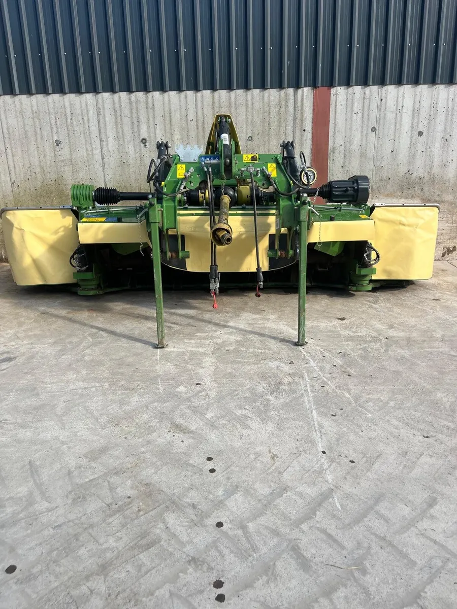 Krone 4m front mower - Image 1