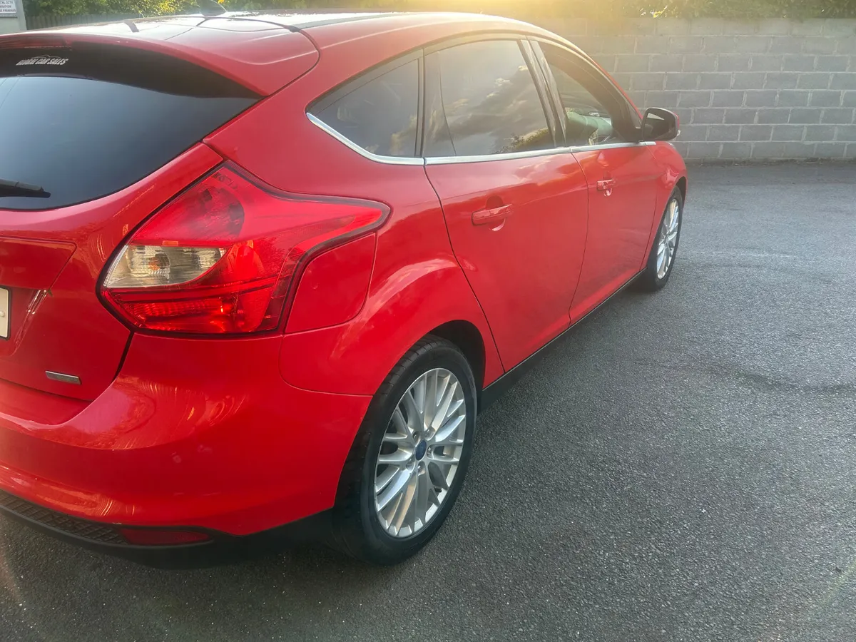 2014 FORD FOCUS  PETROL  HATCH BACK - Image 3